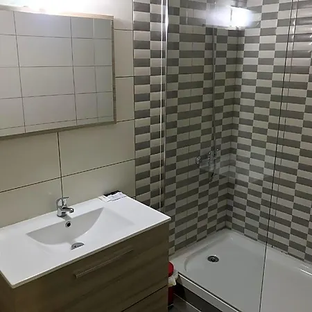 Hotel Manila 4*