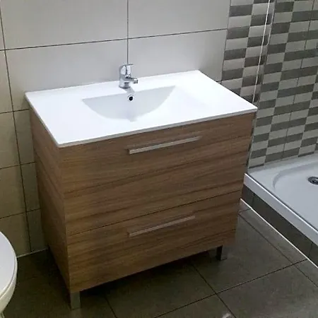 Hotel Manila 4*